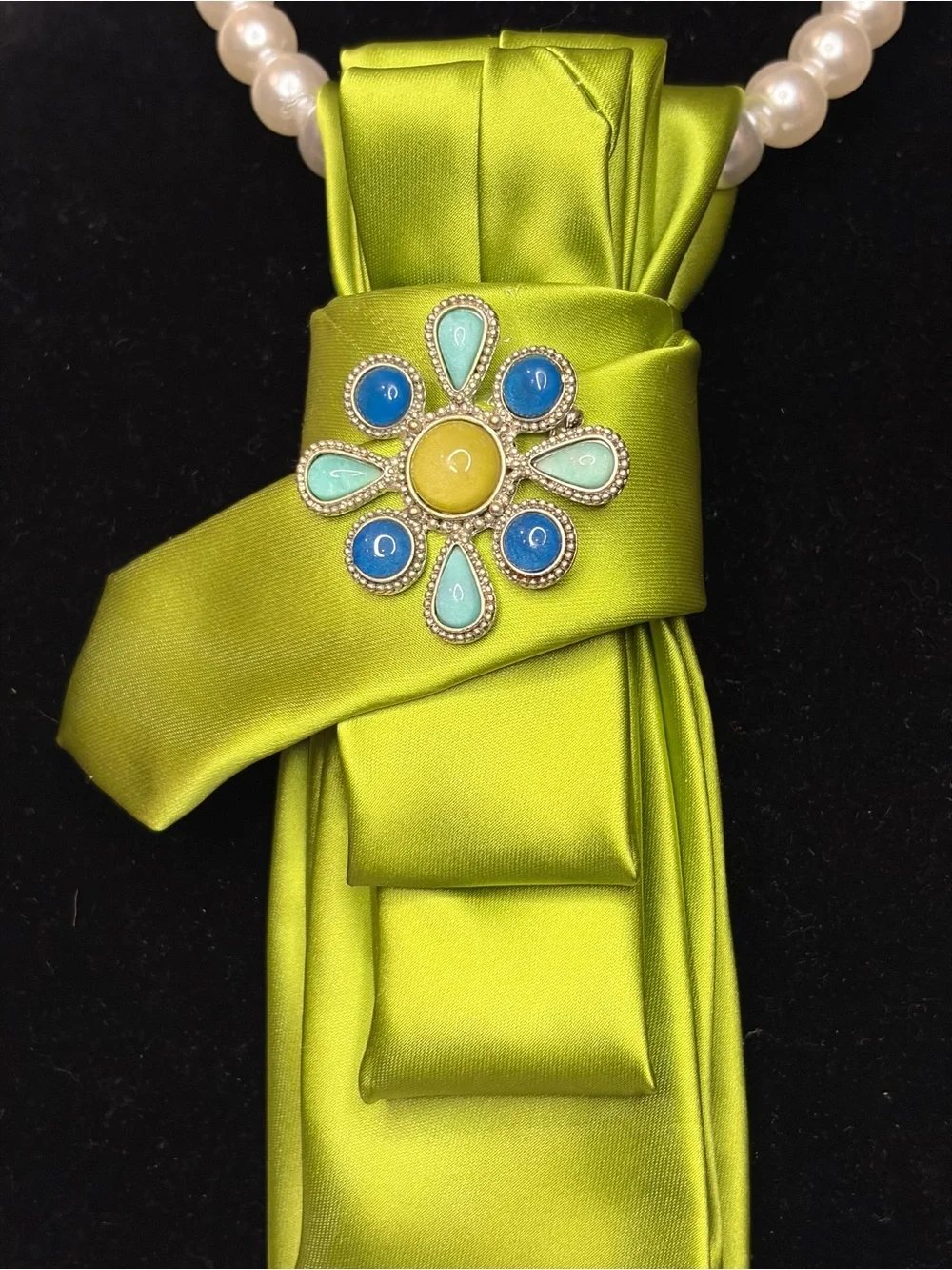 Geoffrey Beene Lime Green Satin Tie with Blue Jewel Flower Accent